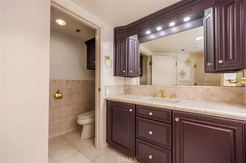 Bath - 525 E Seaside Way #807, Long Beach, CA 90802 photo 4 of 4