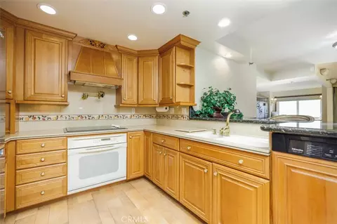 Kitchen - 525 E Seaside Way #807, Long Beach, CA 90802 photo 2 of 4