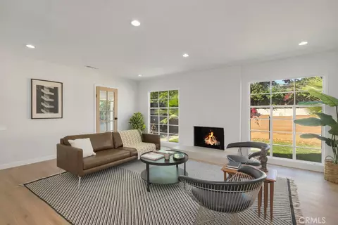 16125 Haynes St, Van Nuys, CA 91406