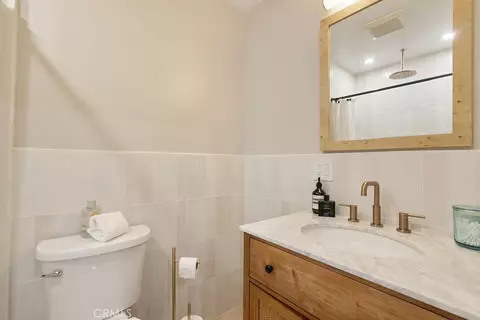 Bath - 637 E Van Bibber, Orange, CA 92866 photo 5 of 5