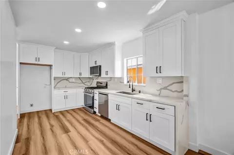 Kitchen - 1200 S Castlegate, Compton, CA 90221 photo 1 of 2