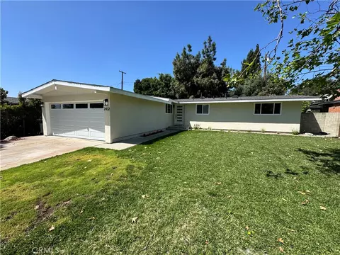 2432 Larchmont, Santa Ana, CA 92706