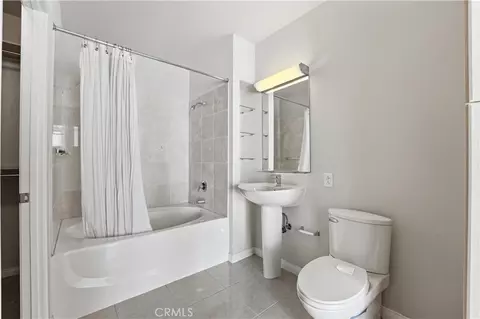 Bath - 488 E Ocean #1518, Long Beach, CA 90802 photo 3 of 3