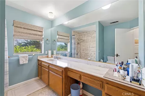 Bath - 31212 Rabbit Springs Rd, Lucerne Valley, CA 92356 photo 3 of 4