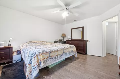 Bedroom - 31212 Rabbit Springs Rd, Lucerne Valley, CA 92356 photo 2 of 7