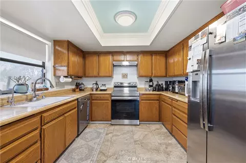 Kitchen - 31212 Rabbit Springs Rd, Lucerne Valley, CA 92356 photo 3 of 3
