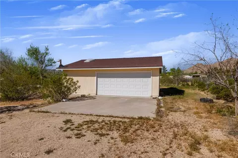 Exterior - 31212 Rabbit Springs Rd, Lucerne Valley, CA 92356 photo 2 of 13