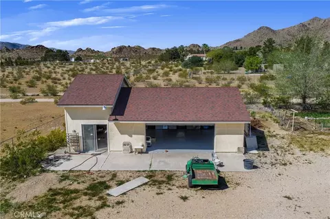 Exterior - 31212 Rabbit Springs Rd, Lucerne Valley, CA 92356 photo 12 of 13