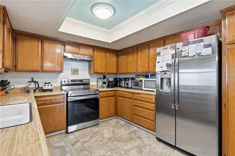 Kitchen - 31212 Rabbit Springs Rd, Lucerne Valley, CA 92356 photo 2 of 3