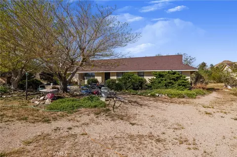 Exterior - 31212 Rabbit Springs Rd, Lucerne Valley, CA 92356 photo 6 of 13