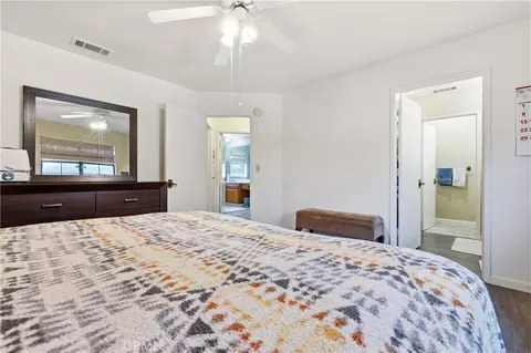 Bedroom - 31212 Rabbit Springs Rd, Lucerne Valley, CA 92356 photo 1 of 7