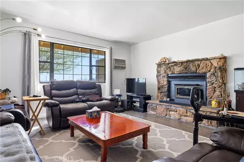 Living - 31212 Rabbit Springs Rd, Lucerne Valley, CA 92356 photo 1 of 3
