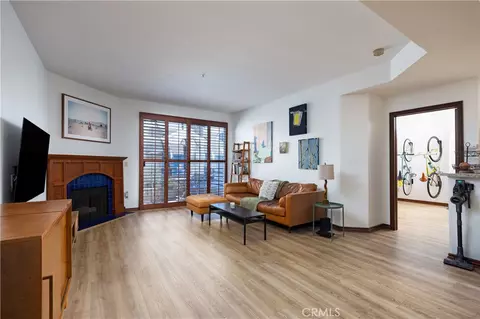 640 W 4th St #410, Long Beach, CA 90802