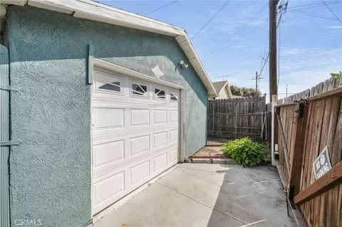 Exterior - 180 E 67th St, Long Beach, CA 90805 photo 4 of 4