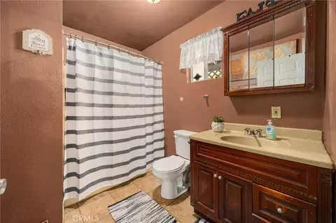 Bath - 180 E 67th St, Long Beach, CA 90805 photo 1 of 1