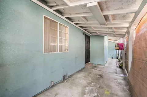 Entry Way - 180 E 67th St, Long Beach, CA 90805 photo 1 of 2