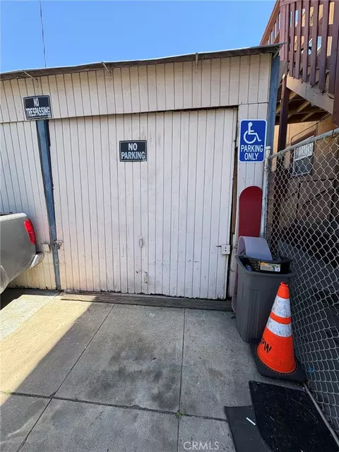 Exterior - 617 W 3rd St, Long Beach, CA 90802 photo 6 of 20