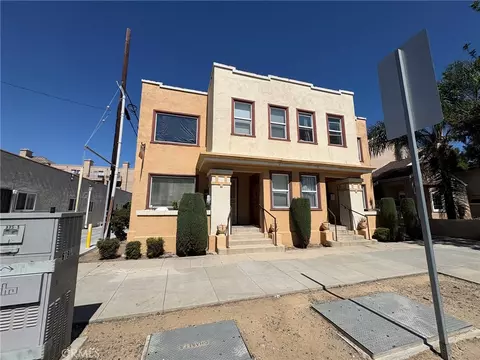 Exterior - 617 W 3rd St, Long Beach, CA 90802 photo 1 of 20