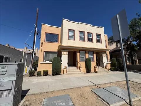 617 W 3rd St, Long Beach, CA 90802