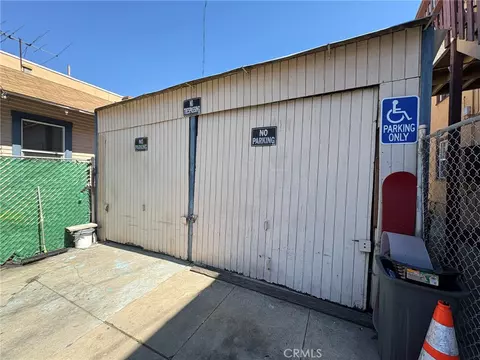 Exterior - 617 W 3rd St, Long Beach, CA 90802 photo 5 of 20