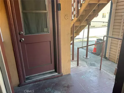 Exterior - 617 W 3rd St, Long Beach, CA 90802 photo 14 of 20