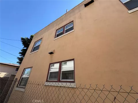 Exterior - 617 W 3rd St, Long Beach, CA 90802 photo 10 of 20