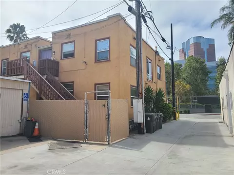 Exterior - 617 W 3rd St, Long Beach, CA 90802 photo 7 of 20