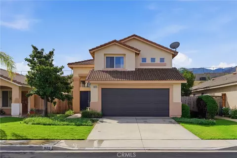 922 Naples Dr, Corona, CA 92882