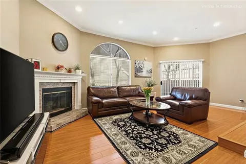 611 E Olive #106, Burbank, CA 91501