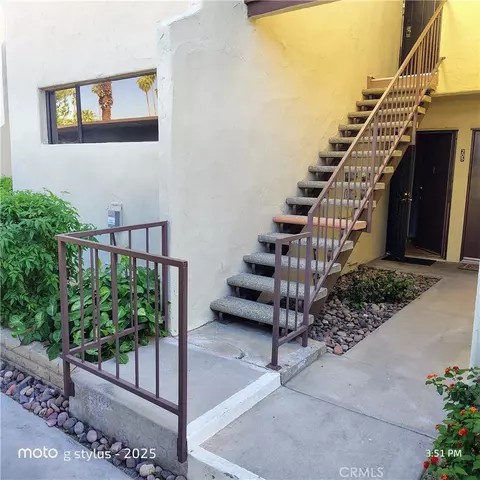 1655 E Palm Cyn #205, Palm Springs, CA 92264