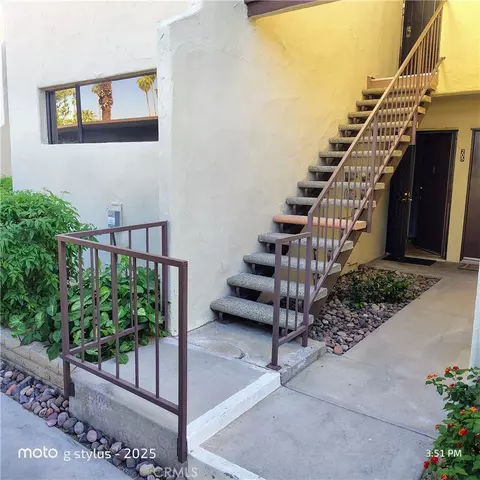 1655 E Palm Cyn #205, Palm Springs, CA 92264