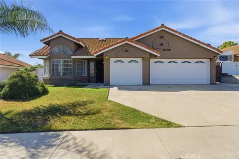 16488 Mountain St, Lake Elsinore, CA 92530