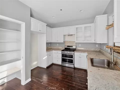 Kitchen - 600 Freeport, Oxnard, CA 93035 photo 1 of 3