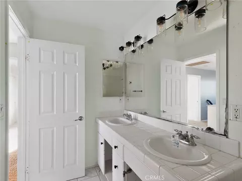 Bath - 600 Freeport, Oxnard, CA 93035 photo 6 of 7