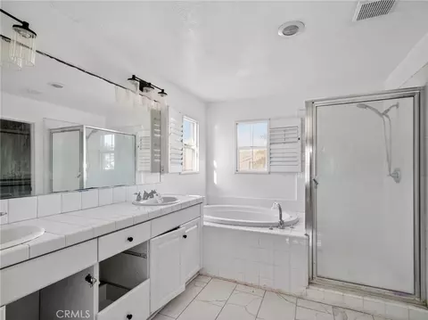 Bath - 600 Freeport, Oxnard, CA 93035 photo 3 of 7
