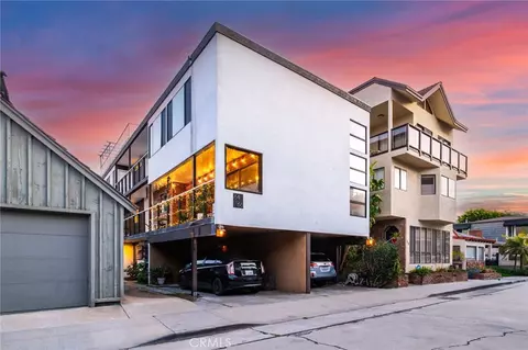 64 59th Pl, Long Beach, CA 90803