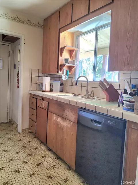 Kitchen - 7334 Garden, Riverside, CA 92504 photo 4 of 5