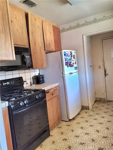 Kitchen - 7334 Garden, Riverside, CA 92504 photo 5 of 5