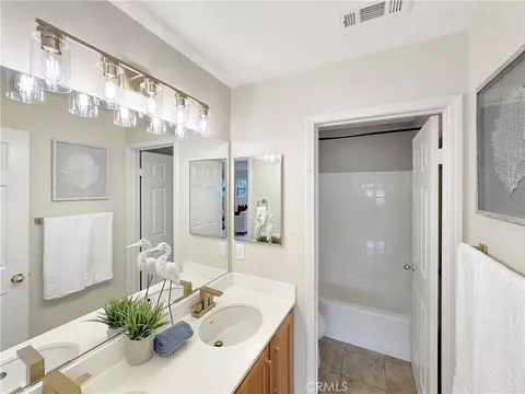 Bath - 32829 Stonefield, Temecula, CA 92592 photo 2 of 3