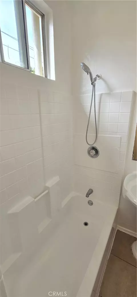 Bath - 1060 Cherry, Long Beach, CA 90813 photo 8 of 9