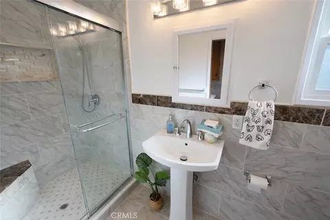 Bath - 12268 Samoline St, Downey, CA 90242 photo 1 of 7
