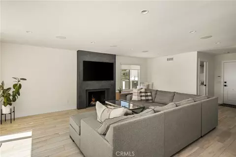 Living - 3226 E Ridgeway, Orange, CA 92867 photo 3 of 6