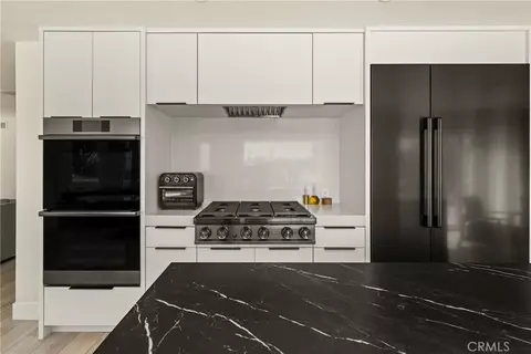 Kitchen - 3226 E Ridgeway, Orange, CA 92867 photo 9 of 12