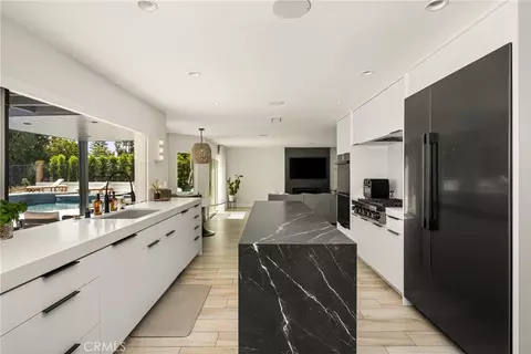 Kitchen - 3226 E Ridgeway, Orange, CA 92867 photo 6 of 12