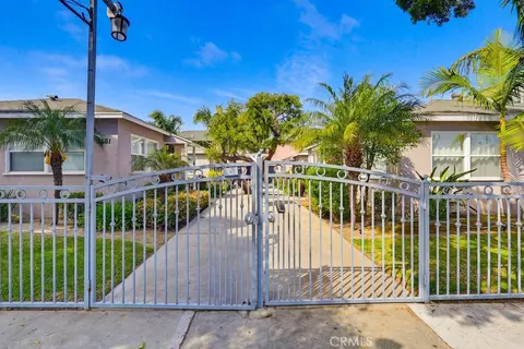 2661 Lime Ave, Signal Hill, CA 90755