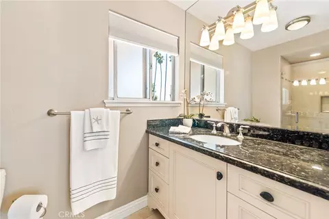 Bath - 2772 E 2nd St #A2, Long Beach, CA 90803 photo 1 of 3