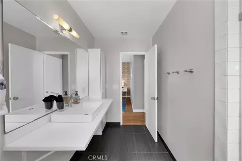 Bath - 134 Bennett, Long Beach, CA 90803 photo 4 of 7