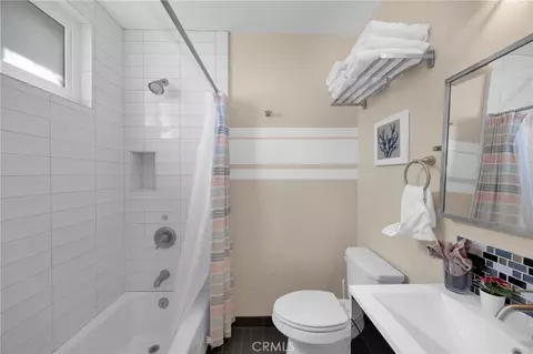 Bath - 134 Bennett, Long Beach, CA 90803 photo 6 of 7