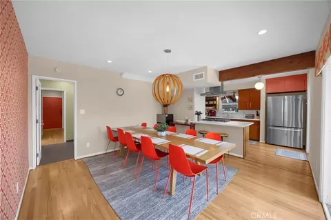 Dining - 134 Bennett, Long Beach, CA 90803 photo 3 of 3