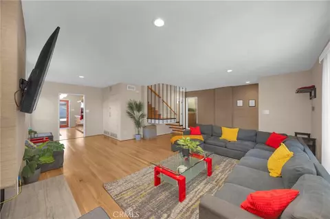 Living - 134 Bennett, Long Beach, CA 90803 photo 3 of 3